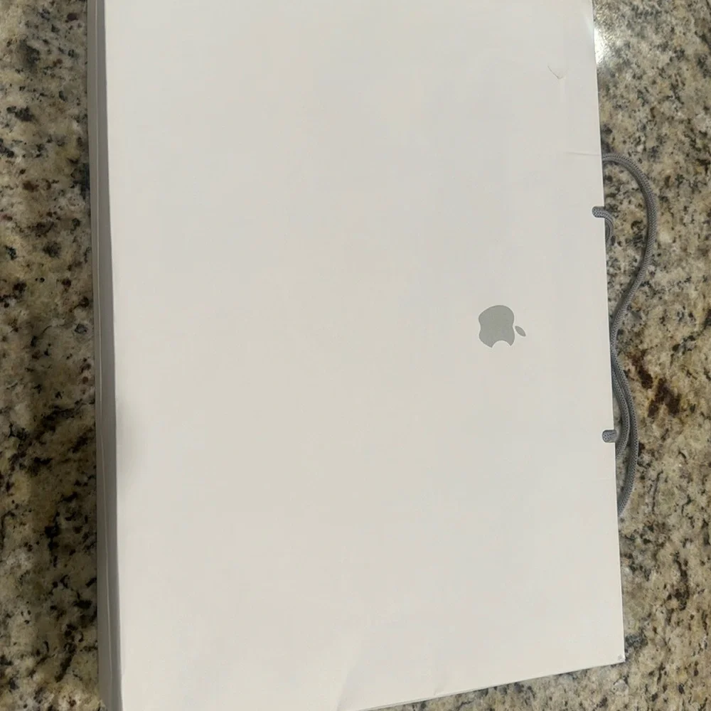 iPad air 13 inches 256 GB nearly new